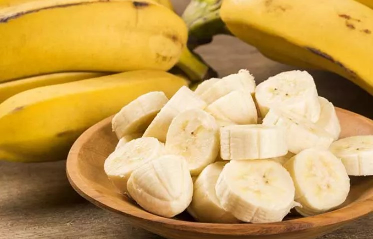 Ev Yapımı Yaşlanma Karşıtı Yüz Maskeleri 5 Ev Yapımı Yaşlanma Karşıtı Muz Yüz Maskesi