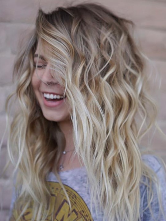 En Çekici Orta Boy Saç Modelleri 2023 8 orta boy kıvırcık saç modeli