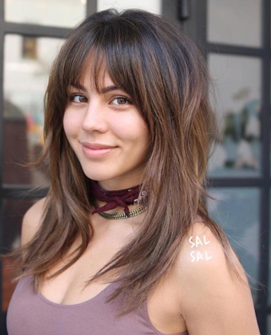 En Çekici Orta Boy Saç Modelleri 2023 3 orta uzunlukta saç modeli